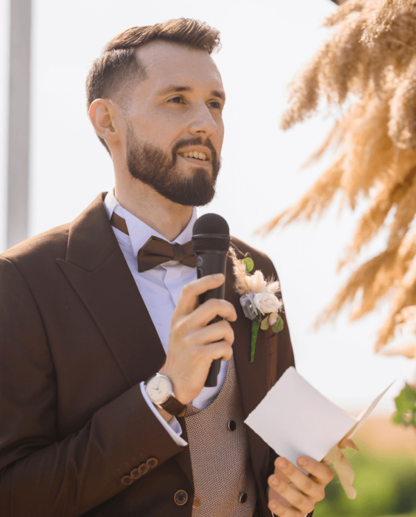 Bridegroom giving a speech